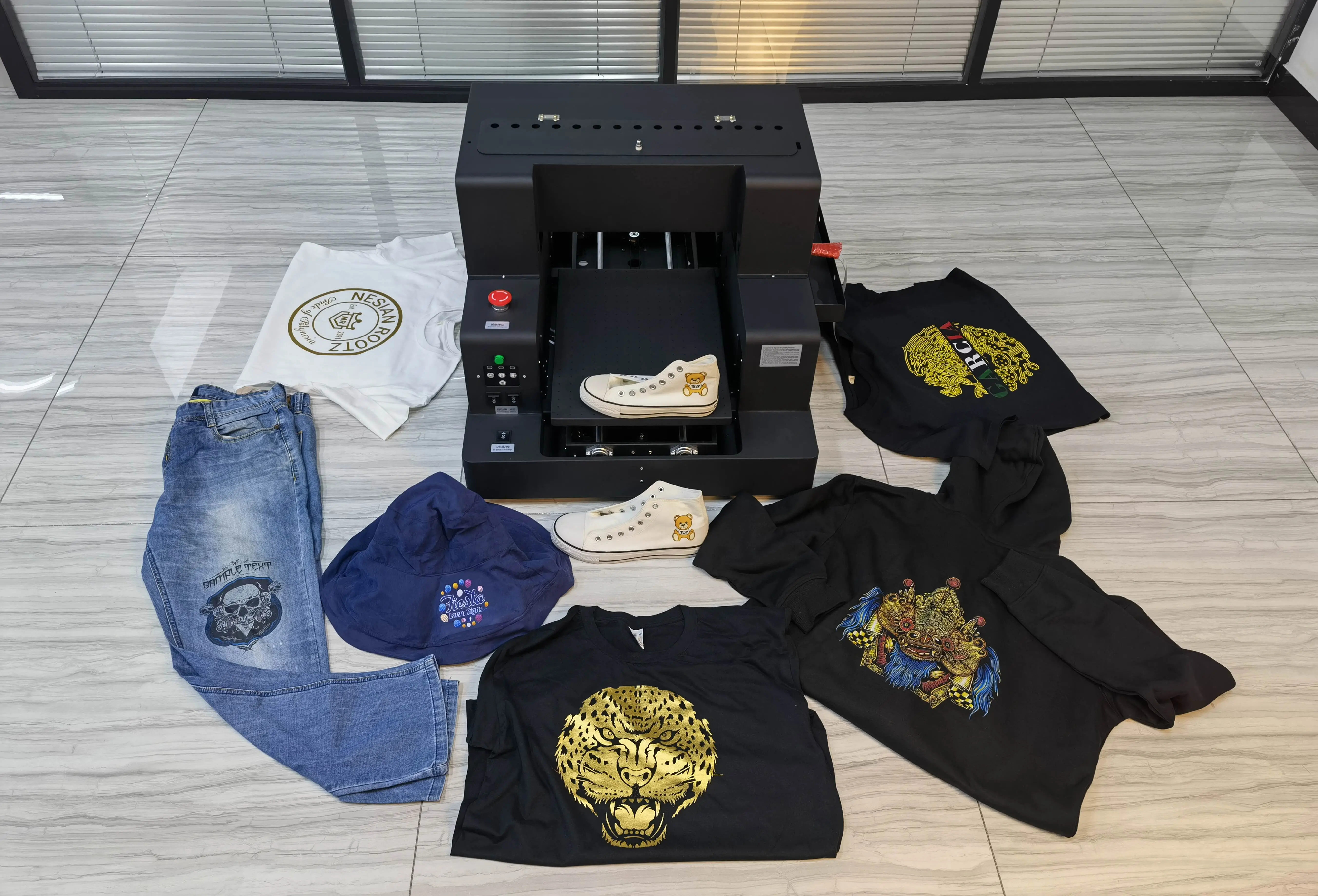 Muestra de impresora DTG A3 para tienda de camisetas y marca e-commerce