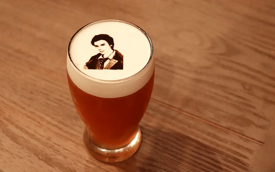 Versatile printing applications on beer foam, milkshake, and desserts