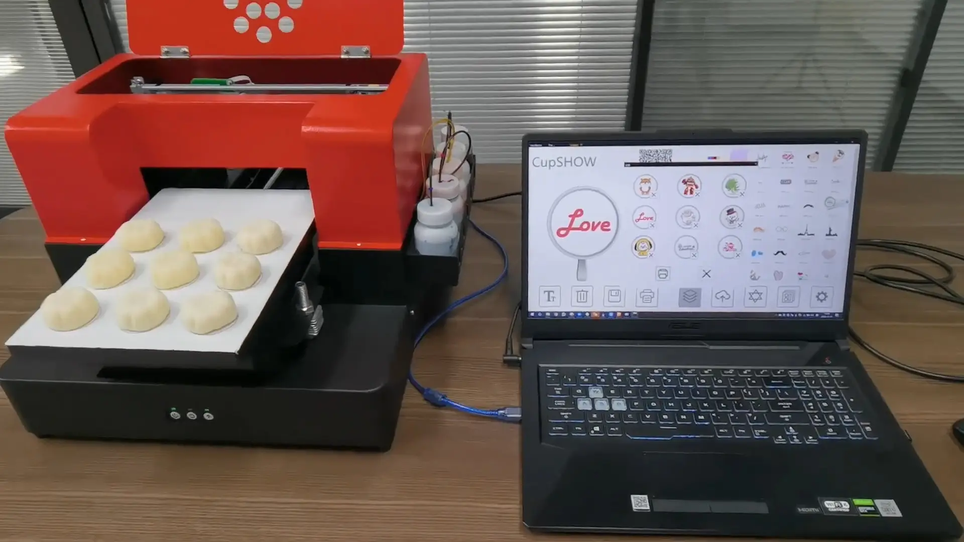 Adjustable printing platform for various food thicknesses