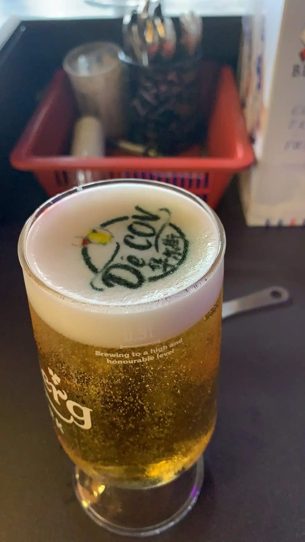 Selfie coffee printer in café — custom latte art