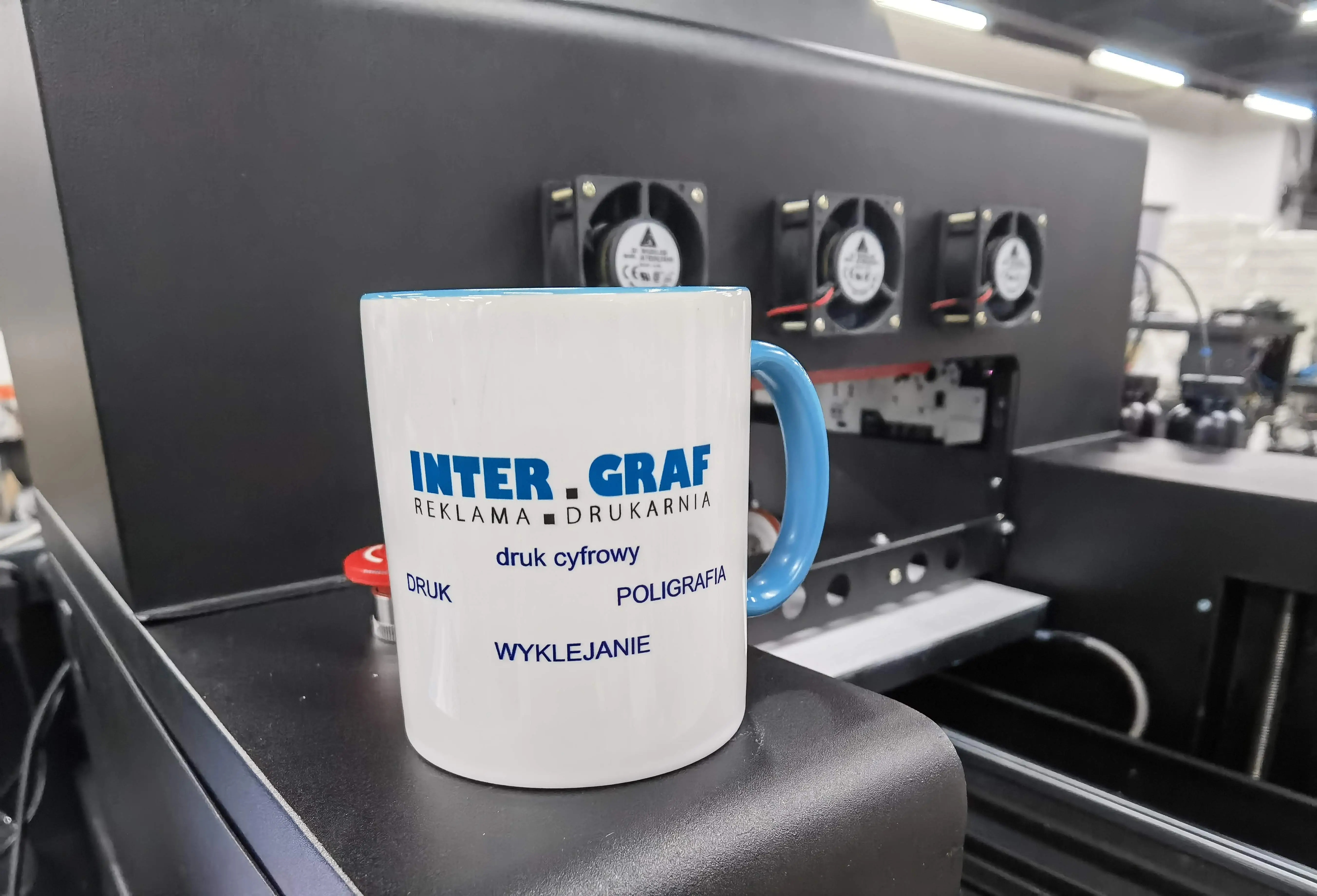 Creative promotional gift printing with multi-color UV ink