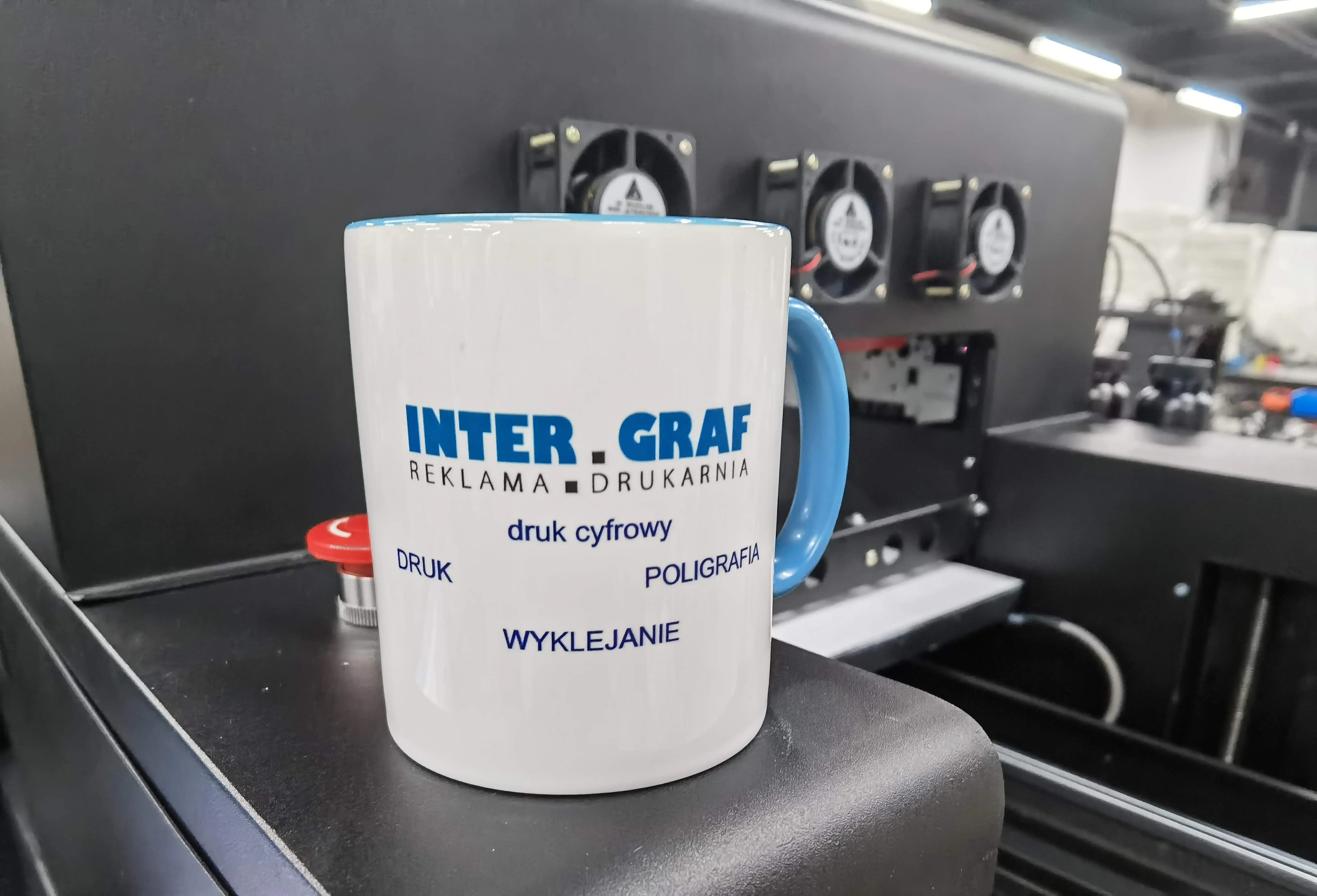 High-resolution printing on PVC membership and credit cards
