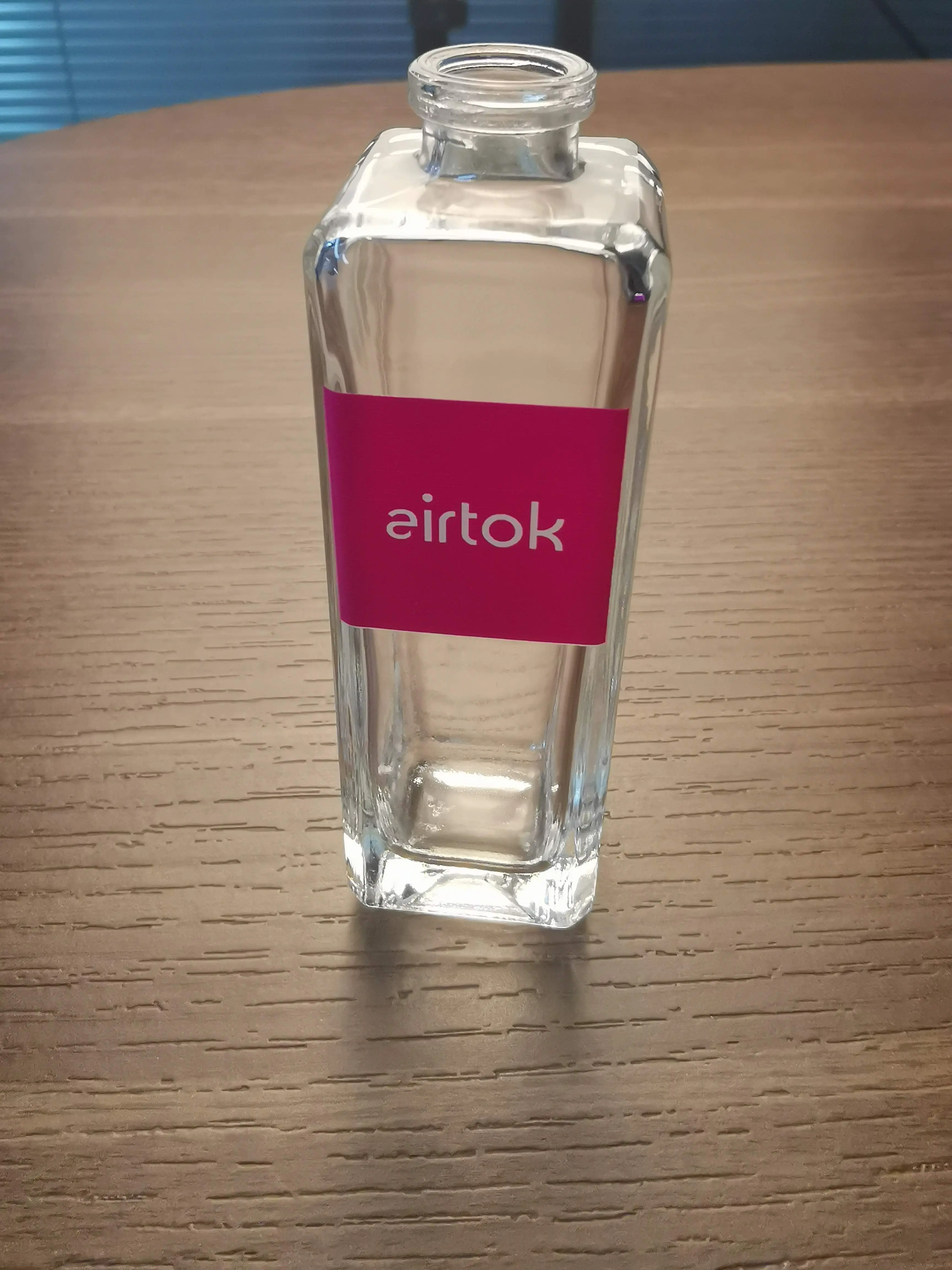 Customized luxury packaging printing with premium UV finishes